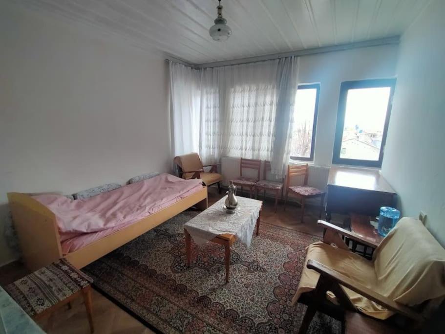Afyon Kalesi Eteklerinde Bir Yer Villa Afyonkarahisar Buitenkant foto